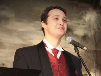 Oskar Jasiński, tenor, absolwent Akademii Muzycznej w Katowicach